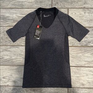 Under Armour Black and Gray Short Sleeve Athletic Shirt